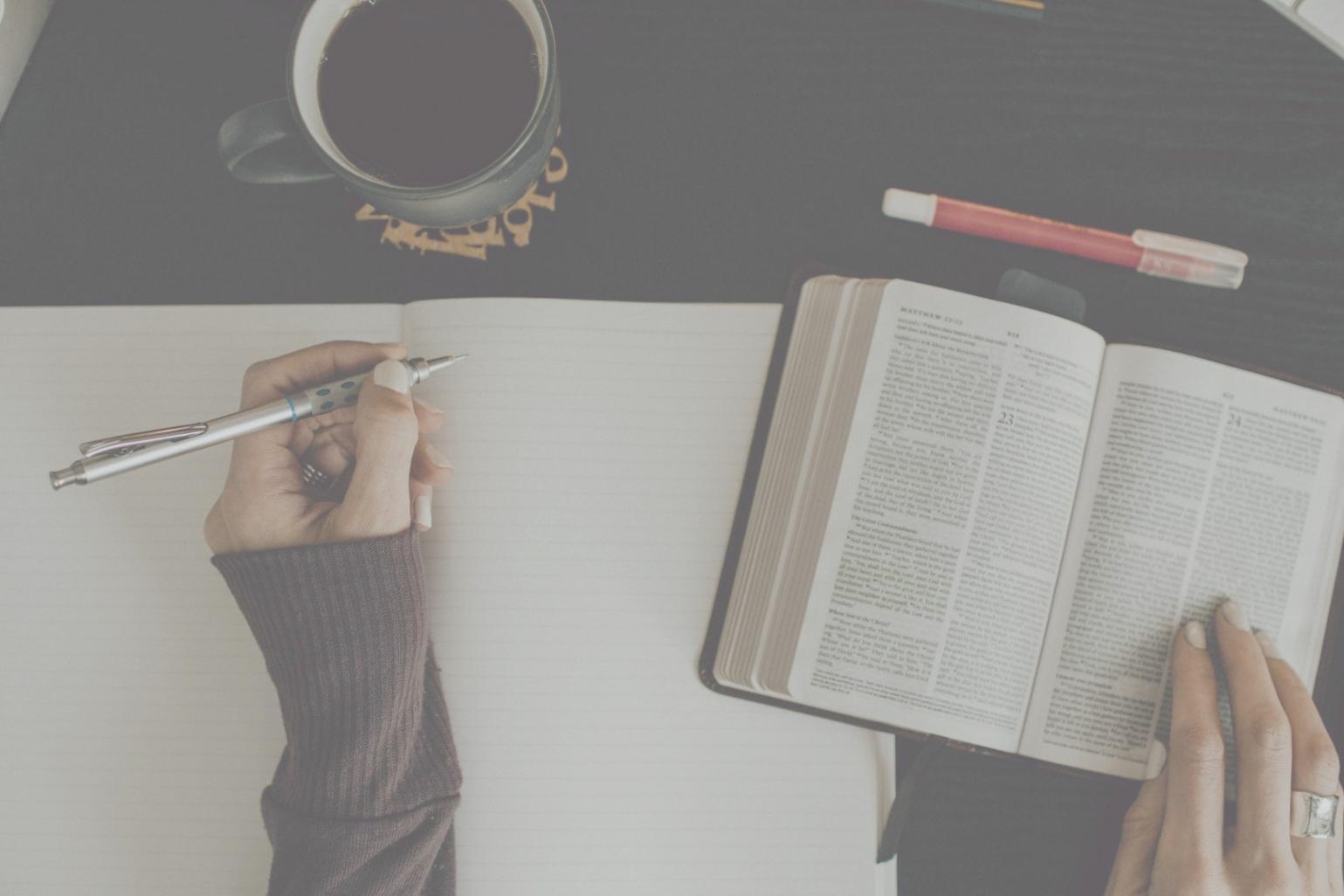 Comparație servicii de analiză financiară